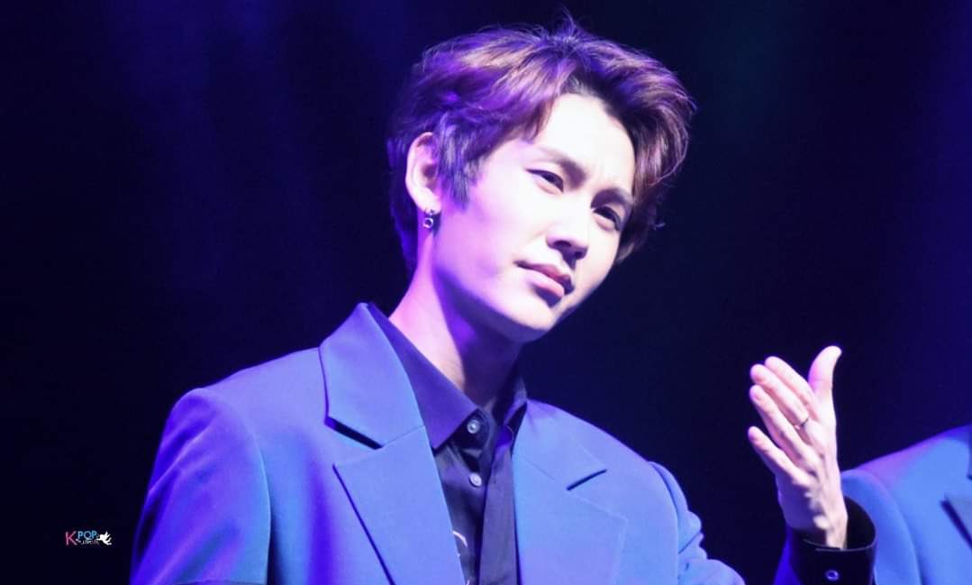 illjih's tweet photo. since december 16 is going to be an ilhoon thing lets remember how absolutely gorgeous he looked during their malaysia concert back in dec 16, 2018 https://t.co/bYhk9AorMO