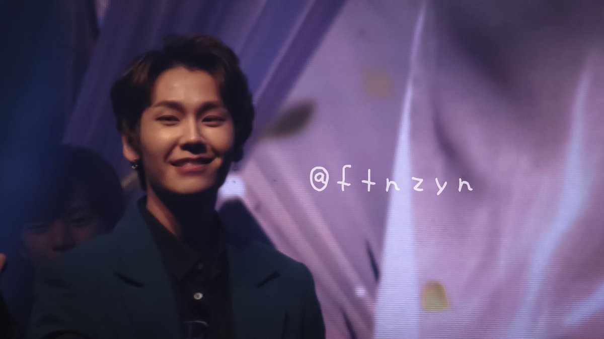 illjih's tweet photo. since december 16 is going to be an ilhoon thing lets remember how absolutely gorgeous he looked during their malaysia concert back in dec 16, 2018 https://t.co/bYhk9AorMO