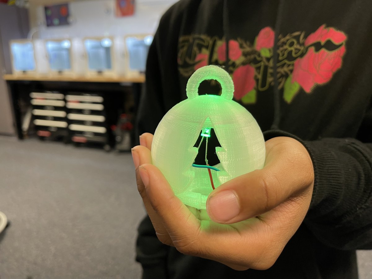 LawrenceBatis5's tweet photo. @HagedornScott @t3chl0gic @tinkercad @SabinePassISD @autodesk #3Dprinting https://t.co/tuwEqecBEA