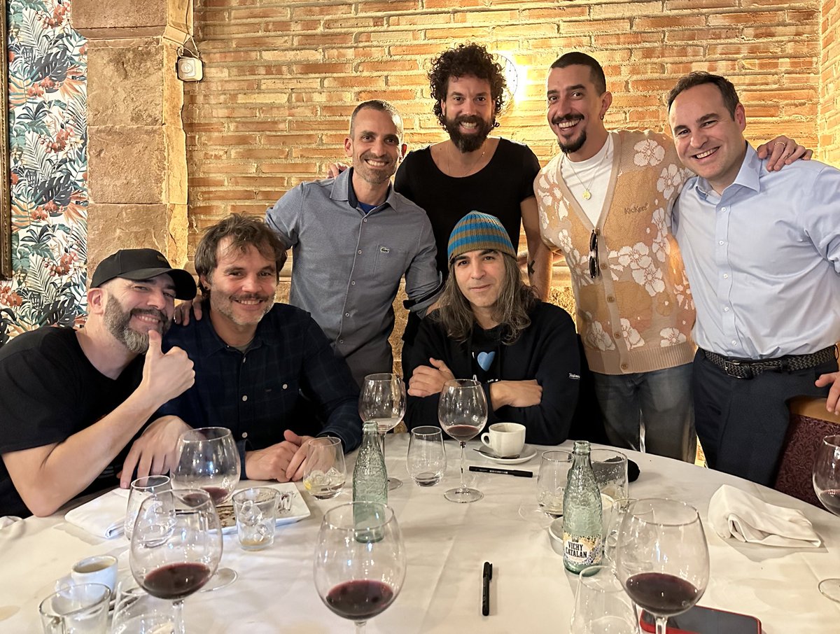 Esta sí que es una comida de “empresa” con amigos }:)  <a href="/juanhormiguero/">Juan Ibáñez</a> <a href="/JoseKrespo/">José Krespo</a> <a href="/Damianmolla/">machopicho</a> <a href="/Nikotxan/">Nikotxan</a> <a href="/pabbenmar/">Pablo Benito Martín</a> <a href="/Marronhormi/">Jorge Marrón Martín</a> instagram.com/p/CmO6UynjzLc/…