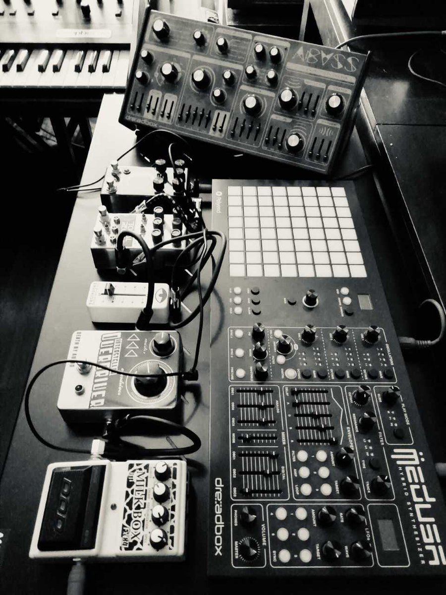 trajedesaliva's tweet photo. Todo listo ✅

#newalbumsoon #trajedesaliva #maudthemoth #bordandoelmantoterrestre #darkambient #neoclassical #darkwave #spokenword https://t.co/hGqV4JT1Qm