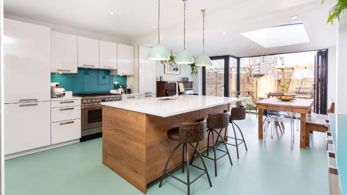 ArchitectSutton's tweet photo. Thinking of upgrading your kitchen? Here’s how much it will cost according to experts! 

https://t.co/UPcwZmpPFz https://t.co/E8PcfgB64F