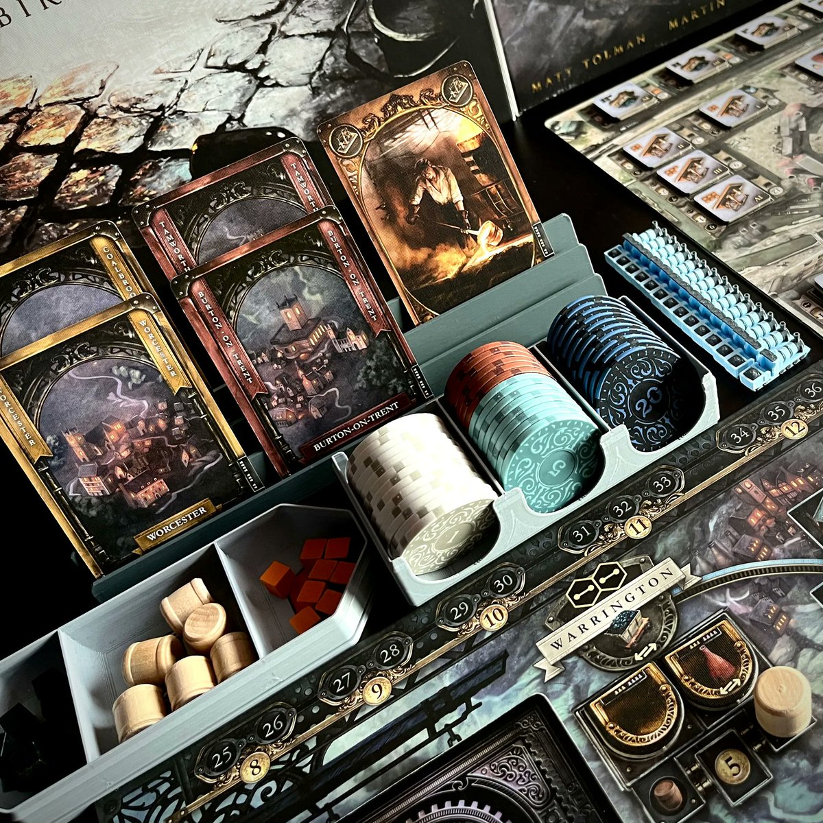 EurohellDesign's tweet image. Do you feel the joy at the gaming table when everything is laid out and organized nicely? We sure do 😁 especially in case of 🎩 BRASS by @roxleygames
 #eurohelldesign #boardgames #brass