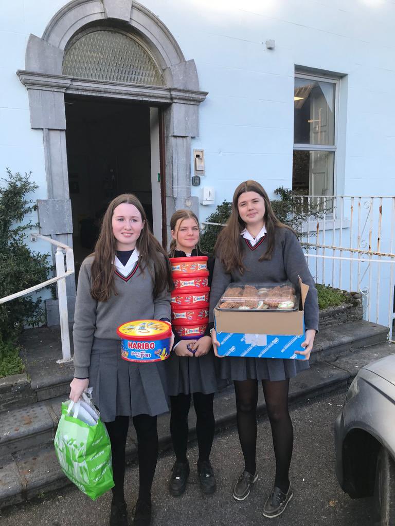 Kirstyn, Amy and Martha dropping off baked goods from last night’s market to The Good Shepherd Centre, Kilkenny this afternoon