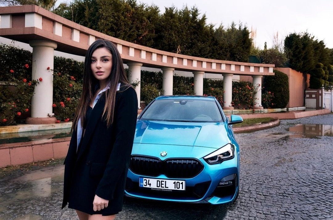HELLO RICH SEXY MOMMY 🤩🖤💫

#AyçaAyşinTuran