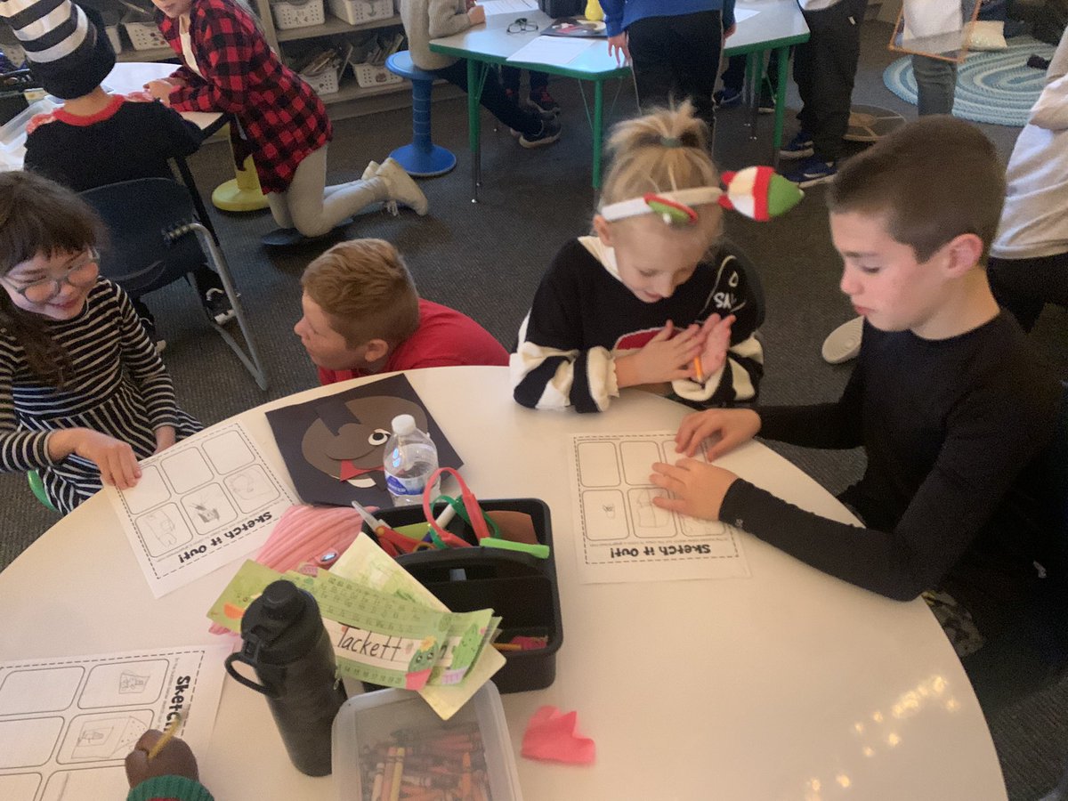 Y4HardyFirst's tweet image. Learning Buddies write about catching the gingerbread man and read with buddies from @missmacsfourth ❤️