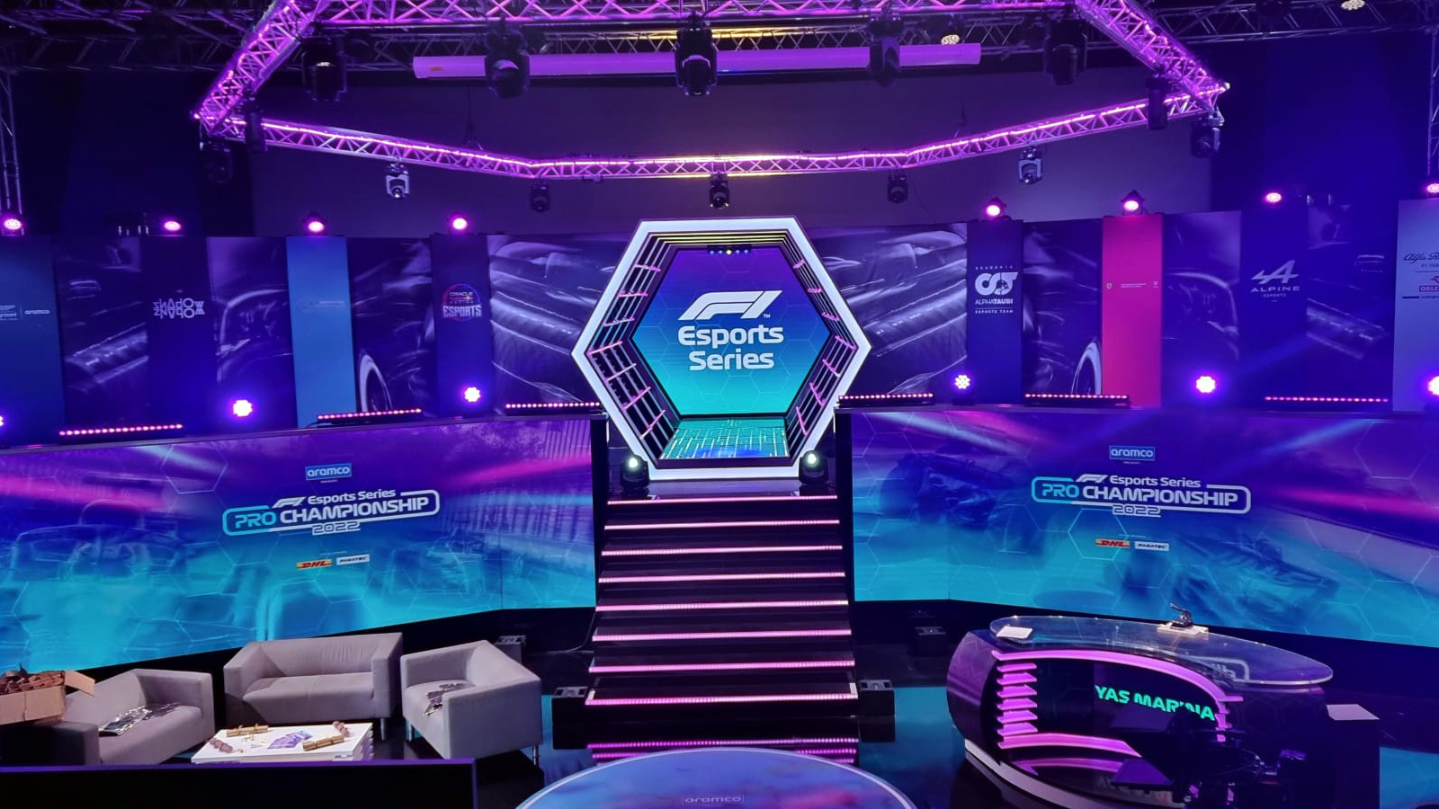 F1 esports live twitch hot sale