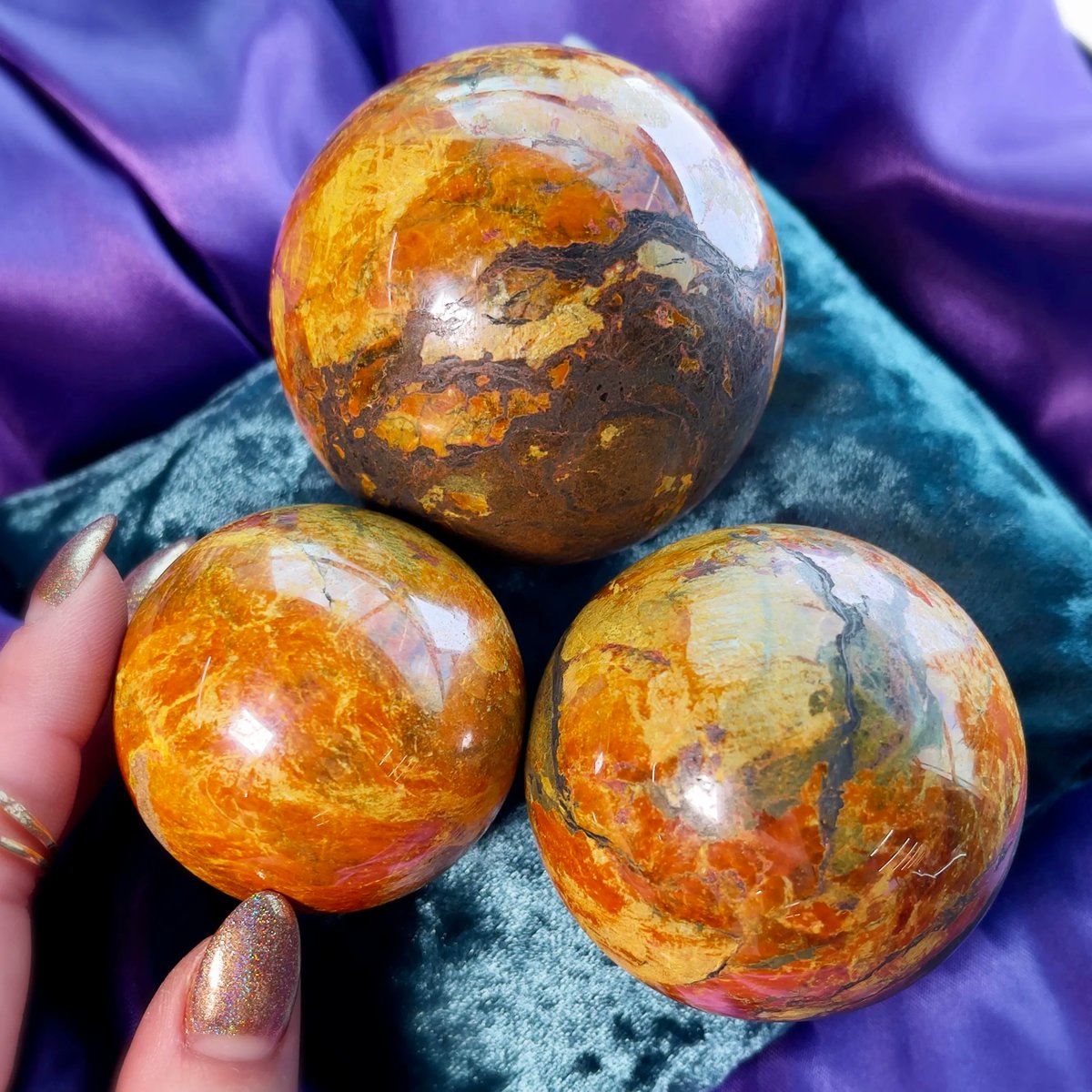 TheSageGoddess's tweet photo. This NEW custom Ignite Your Power #Orpiment #Sphere will help you radiate #confidence & courage to manifest your desires 💪🏾 https://t.co/yUvglz4iWs ⚪️ Save 24% when you shop with code SNOW ❄ https://t.co/sH8YAFJtDX