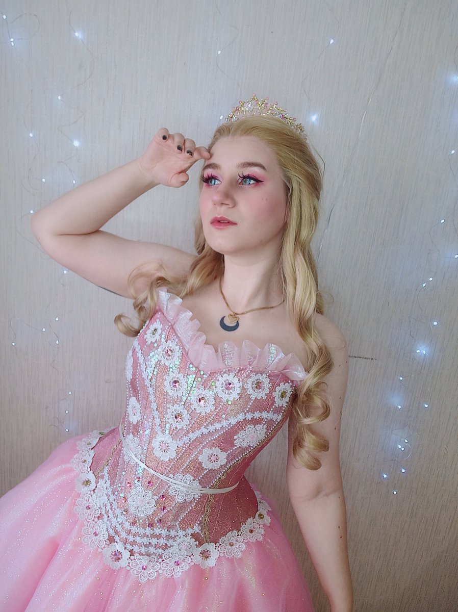 darkmooncos's tweet photo. ну привет https://t.co/n0aNhl7EMb