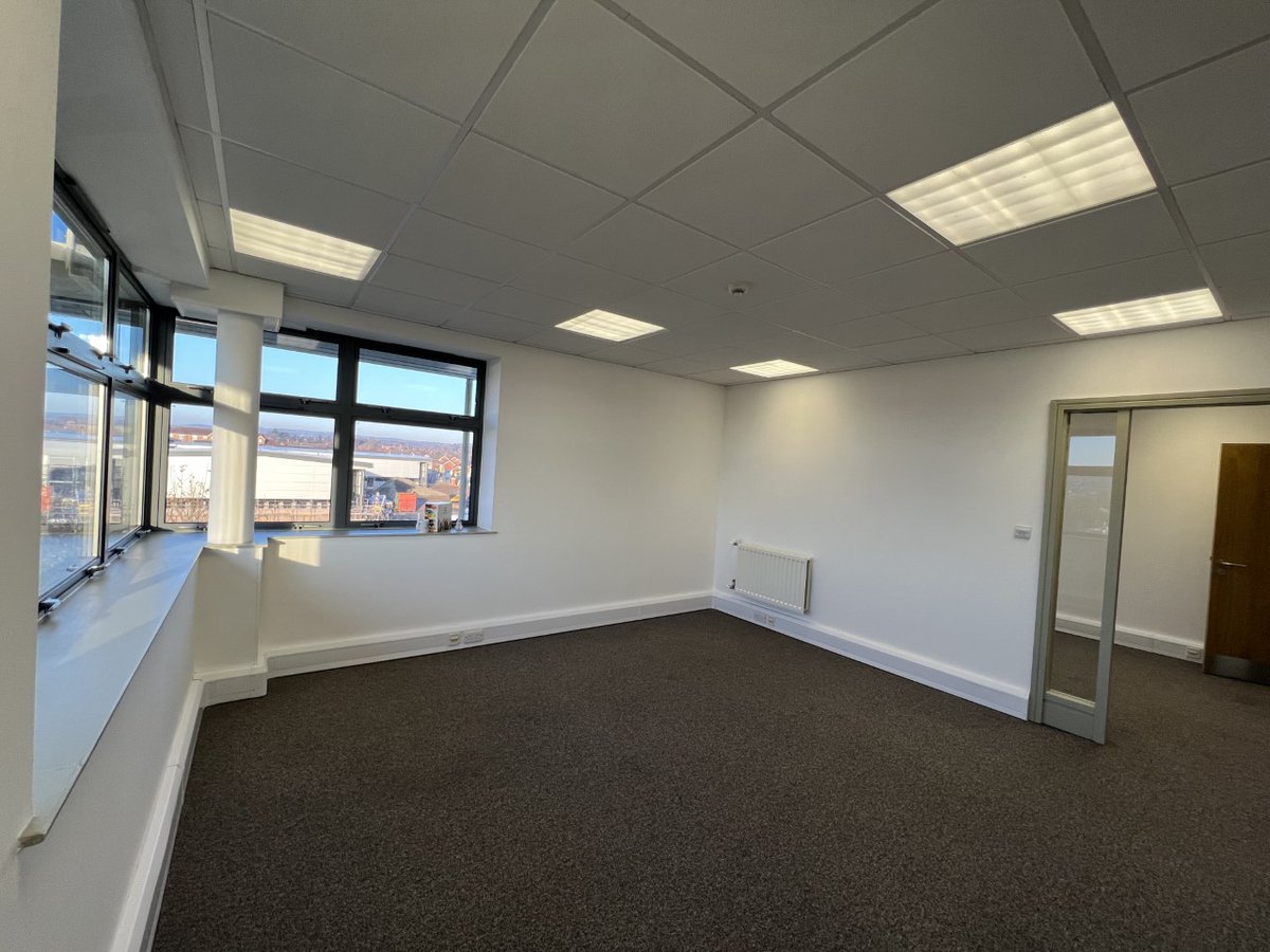 Basepoint_Brom's tweet photo. #46 ➡ an office in a #view of #success!
This stunning 😍, #double office suite has just become available to rent on #FLEXIBLE term!
Book a tour @Basepoint_Brom 💚
📞 01527 834 600
📩 bromsgrove@basepoint.co.uk
#specious #top #executive #suite #bestservice https://t.co/3Mf2fTfBpN