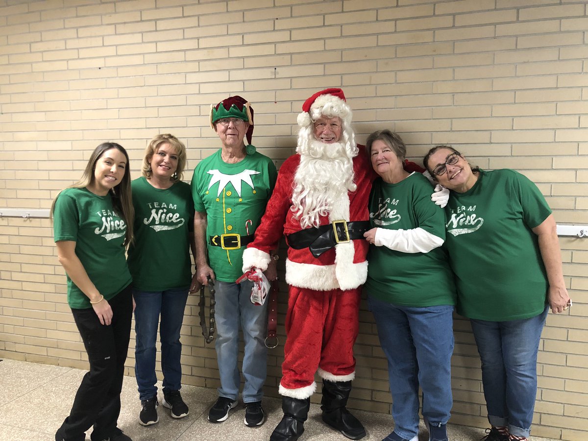 jwiard76's tweet photo. Santa and his elf visited our awesome custodian and kitchen staff @SyringDragons @swartz_creek https://t.co/58CdQFqukK