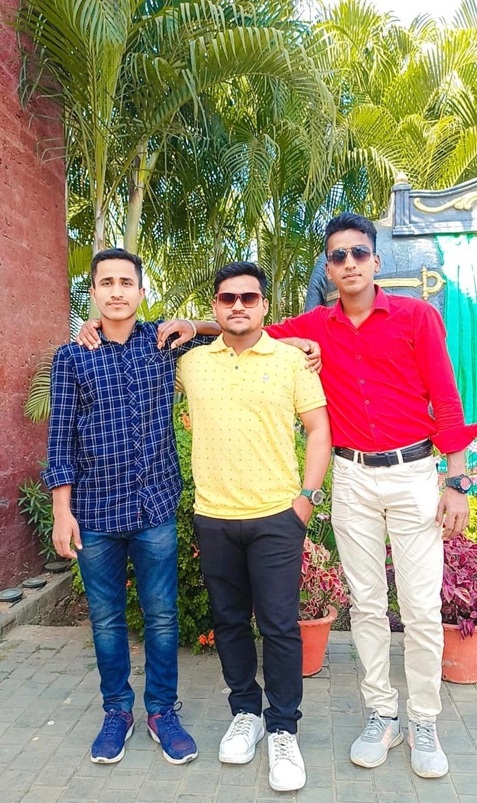 Mukesh_Ku_samal's tweet photo. ଏ ବନ୍ଧନ ସାତ ଜନ୍ମର ❤️ ବନ୍ଧୁତ୍ୱ ର ଅନ୍ତ ନାହିଁ। ❤️
#my❤️❤️❤️
#BestFriends
#jaans https://t.co/q2mNl4UbZv