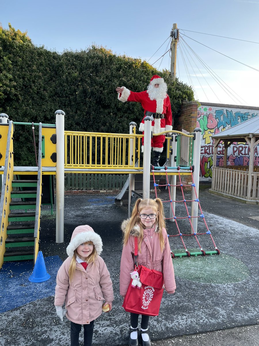 Amy62307055's tweet photo. Merry Christmas &amp; A happy new year @CotteridgeS from The Hicks Family  🎄🎅 https://t.co/hHagRR0TRd