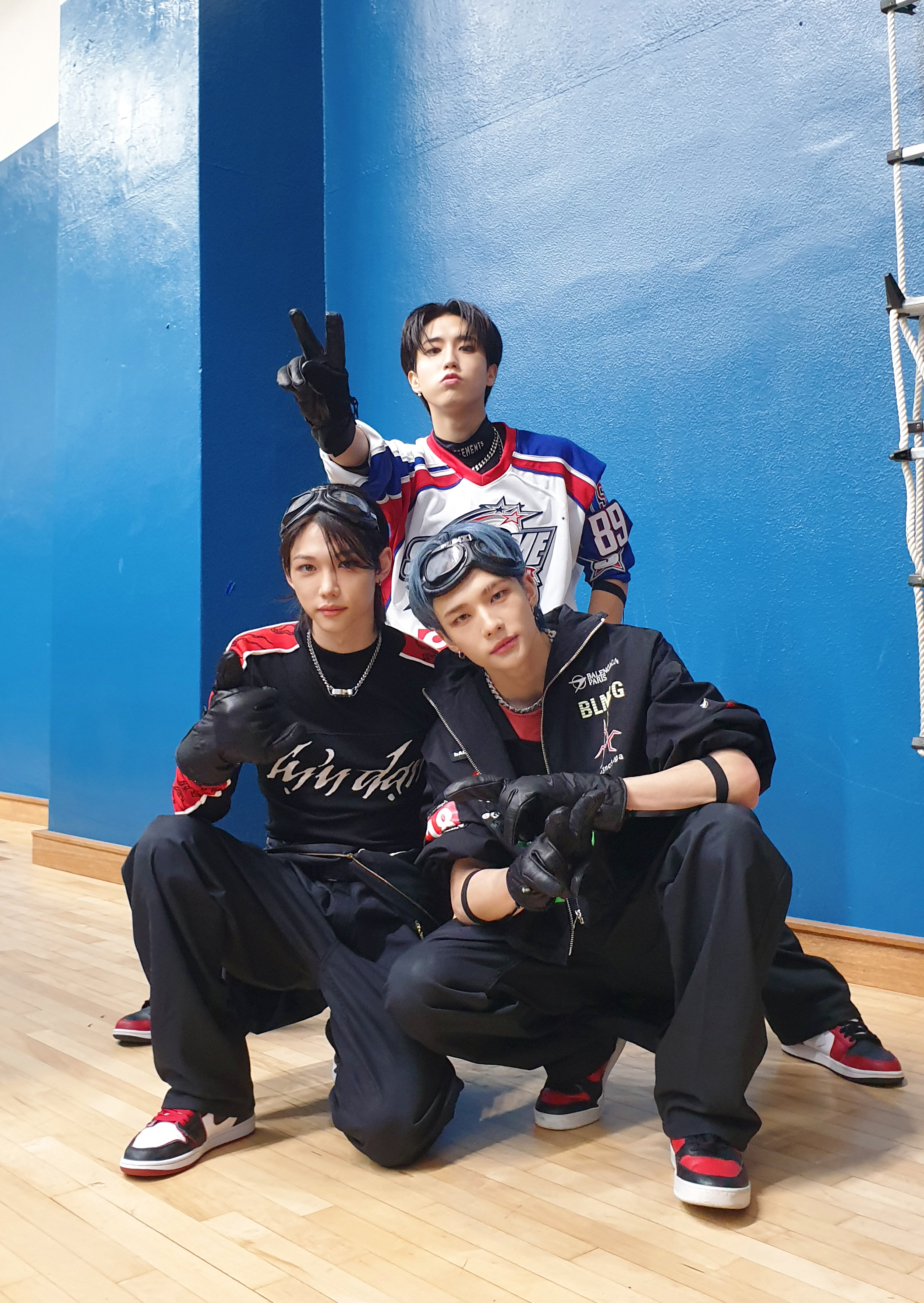 Stray Kids Japan Official on X: Stray Kids Japan Official on X: