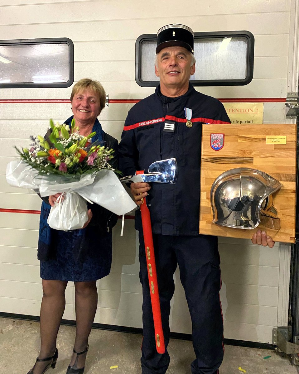 PompiersDuLot's tweet photo. Amicale cérémonie de départ en retraite le 19-11 au CIS #LimogneEnQuercy pour le Capitaine Honoraire Guy Ourcival qui quitte les bottes après 35 années de service. Les @PompiersDuLot lui adressent tous leurs vœux de belle et longue retraite… #UDSP46
https://t.co/XdUxwLETpJ https://t.co/ASWNWxxZLE