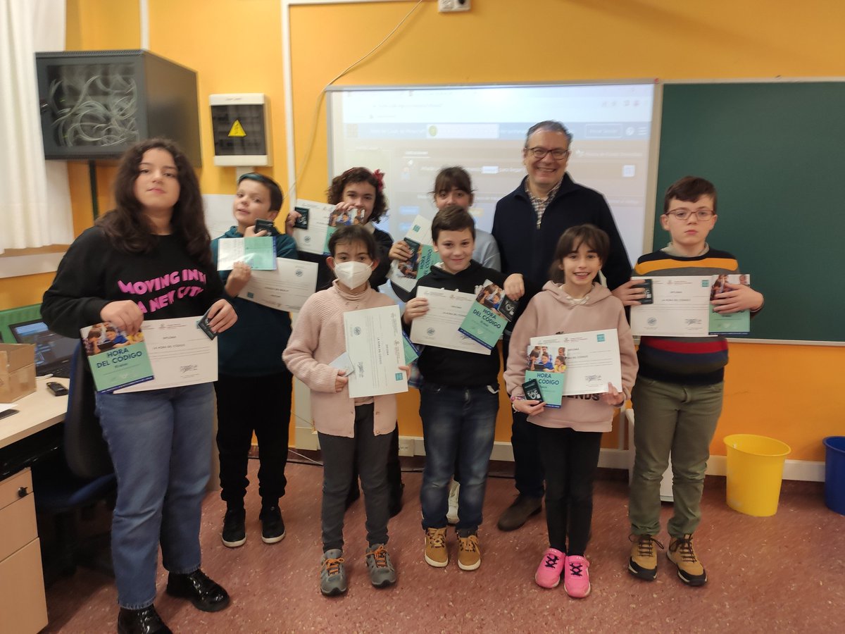 darioa's tweet photo. Horas del código 2022 en el CP Xentiquina en Lieres, Siero (Asturias), a través de 
@coiipa

@citipa

 #HourOfCode #HourOfCodeAST #horadelcódigo https://t.co/ATBD0eFdfg