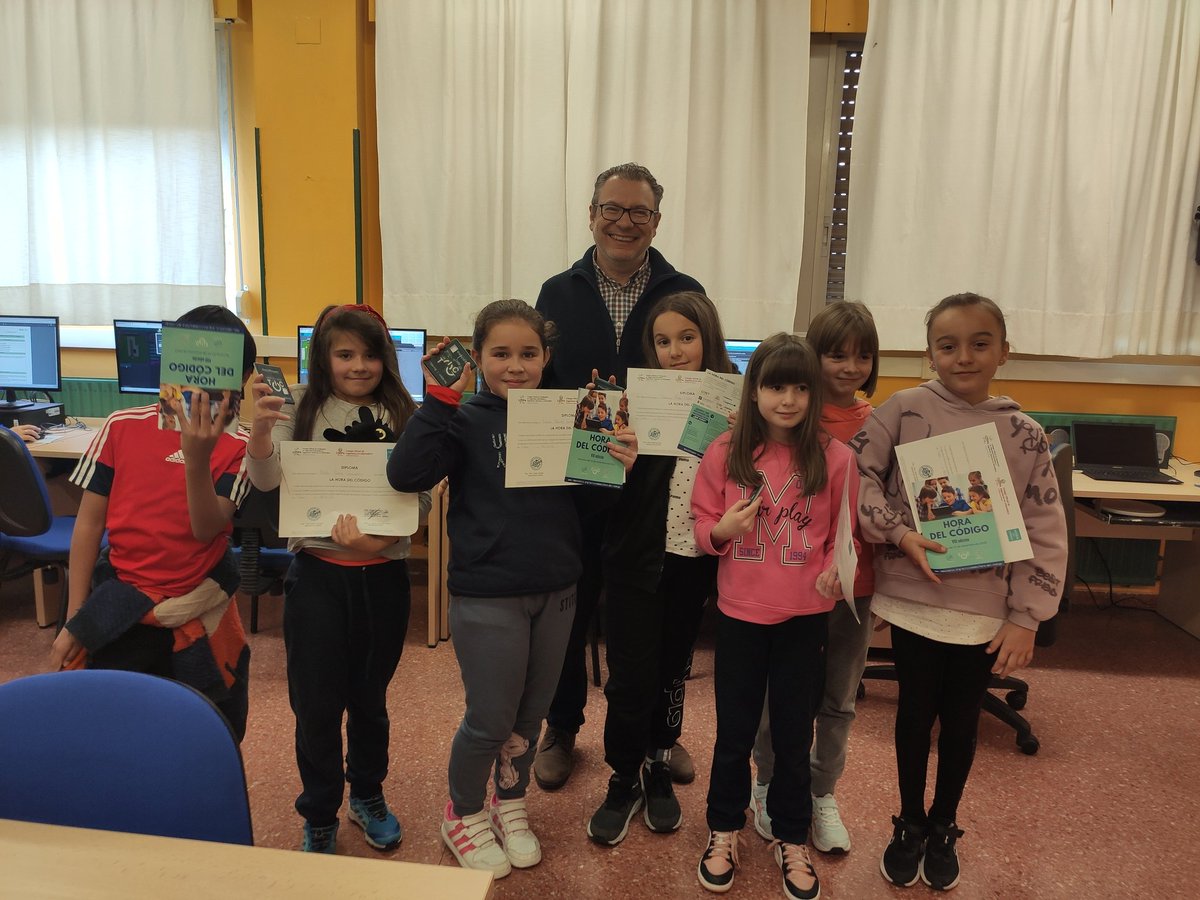 darioa's tweet photo. Horas del código 2022 en el CP Xentiquina en Lieres, Siero (Asturias), a través de 
@coiipa

@citipa

 #HourOfCode #HourOfCodeAST #horadelcódigo https://t.co/ATBD0eFdfg