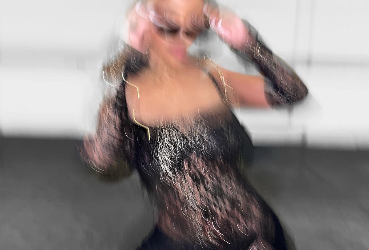 _faith_nketsi's tweet photo. After the club photoshoot 🥴 If you know me u know that it’s deranged for me through looking at my eyes 😂 https://t.co/Nyp7lb1WFR