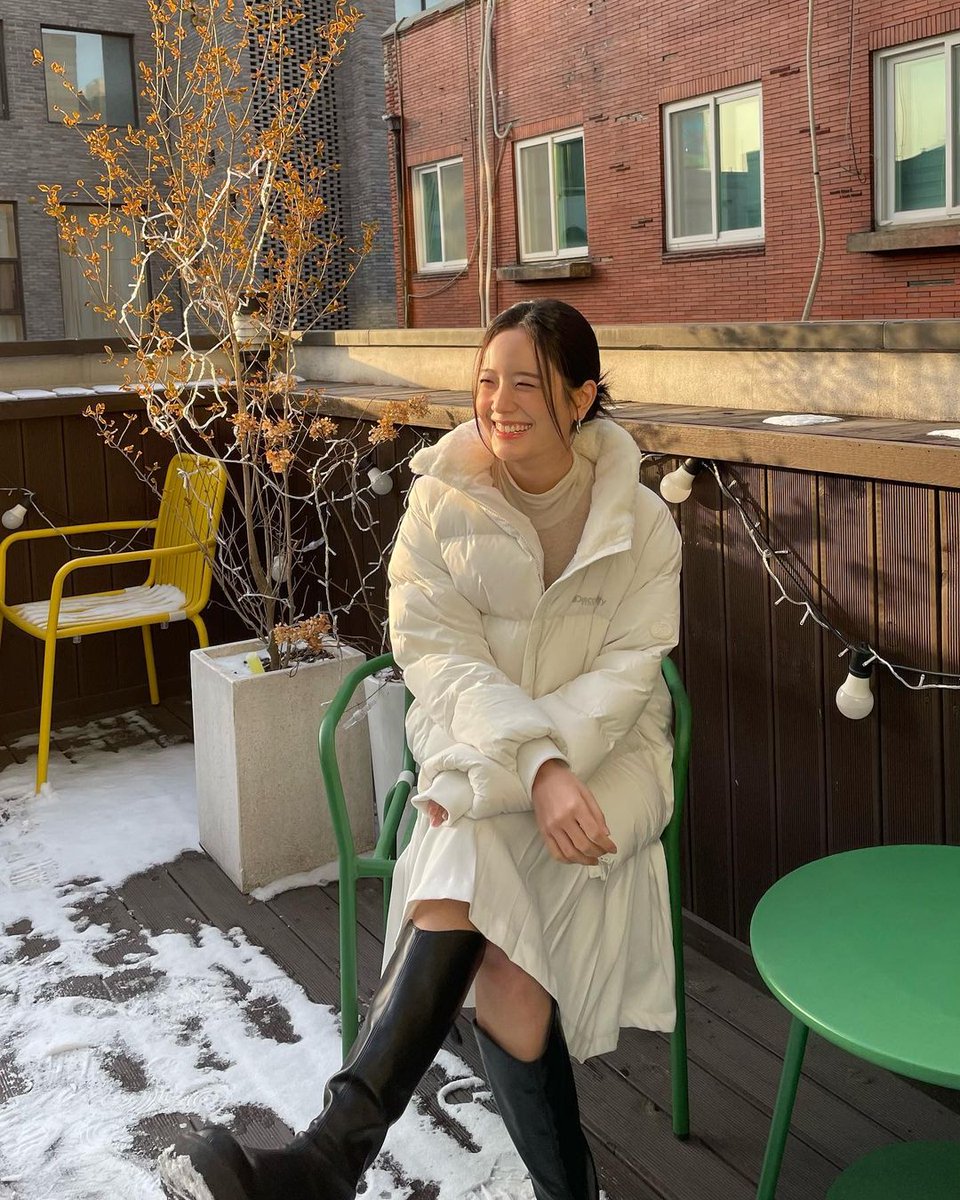 fiq_D_flover's tweet photo. [🍊 gyurious_j] -Instagram Update-

#Advertisement It's winter❄️

#Discovery #DiscoveryPadding #DiscoveryWomensPadding #DiscoveryOliveShortPadding

[🔗]https://t.co/IpYRmKVVaj

#장규리 #JangGyuri https://t.co/aYAMWwgvPP