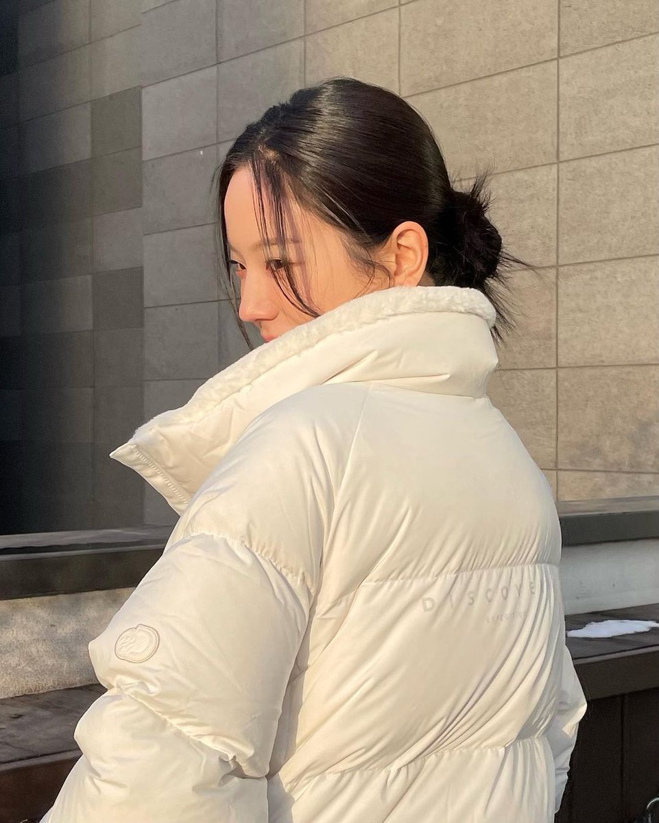 fiq_D_flover's tweet photo. [🍊 gyurious_j] -Instagram Update-

#Advertisement It's winter❄️

#Discovery #DiscoveryPadding #DiscoveryWomensPadding #DiscoveryOliveShortPadding

[🔗]https://t.co/IpYRmKVVaj

#장규리 #JangGyuri https://t.co/aYAMWwgvPP