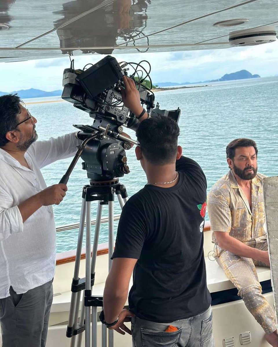 ICUmumbai's tweet photo. And it’s a wrap for #Shlok 🎬 🖤
#BobbyDeol #AnanyaBirla #Kunalkohli #BloomAge #ShlokTheDesiSherlock
@thedeol @ananya_birla @kunalkohli https://t.co/jc8yzM56FI