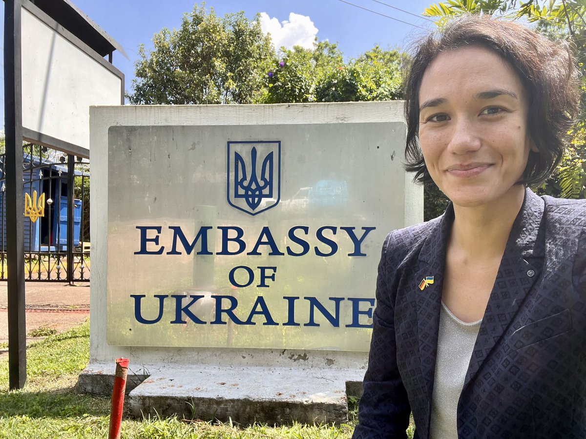 berlin_bridge's tweet photo. #Ukraine will win this war &amp; become a global player. Russia will lose this war &amp; become a pariah state. It’s time to start building new bridges. Jambo from Nairobi 🇺🇦🤝🇰🇪 https://t.co/vzQNOMtQXn