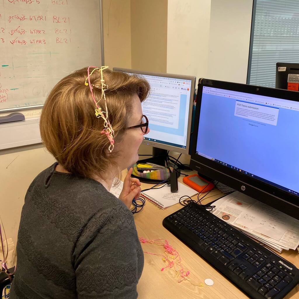 First ever PhD thesis from the lab is submitted - congrats Evie! 🎉 🍾 🥂 instagr.am/p/CmOcUGGNbqX/