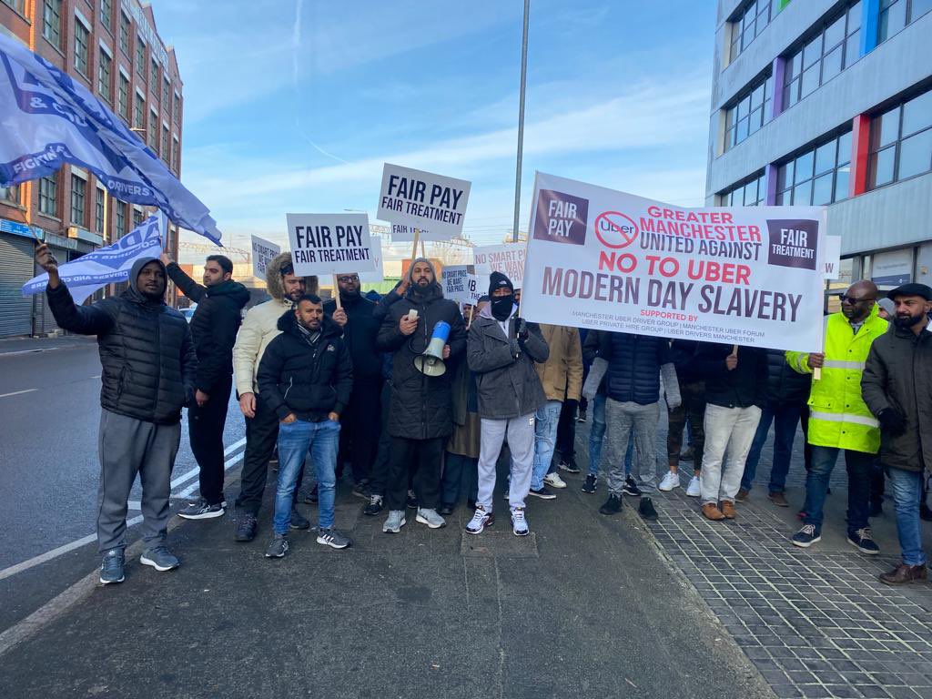 ADCUnion's tweet image. Solidarity to the Manchester uber drivers protesting outside Uber Hub. #UberStrike #UberProtest
