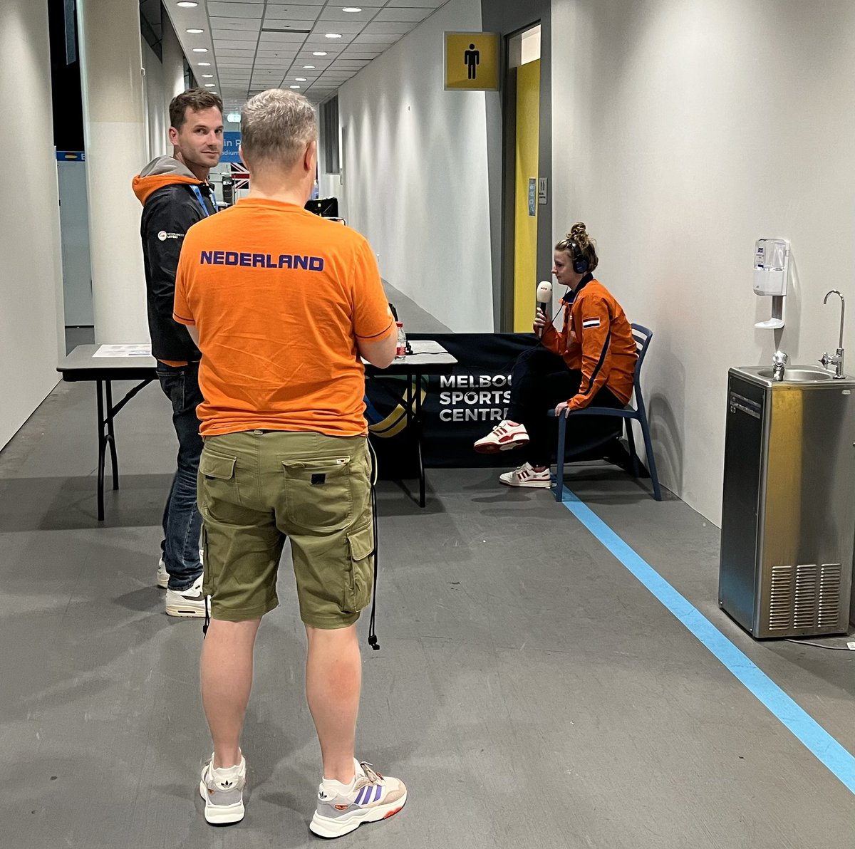 Als je 3e vd wereld bent, zit te wachten op de dopingcontrole , en de <a href="/NOSsport/">NOS Sport</a> aan de andere kant vd wereld wil je spreken, ziet dat er zo uit. 🥉en 🥈 Tes Schouten