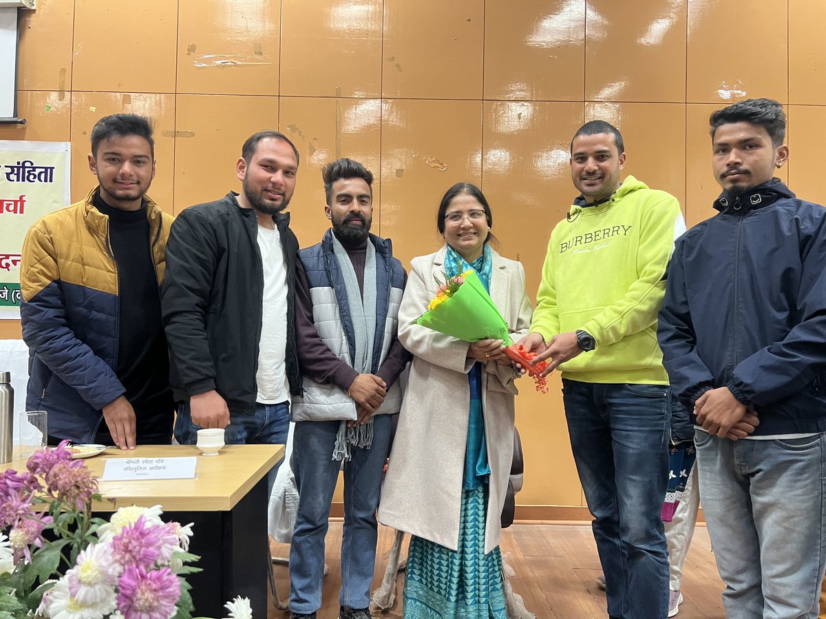 bahuguna03's tweet photo. With Vice  Chancellor @doonuniversity  @SurekhaDangwal https://t.co/DyfbdzklWU