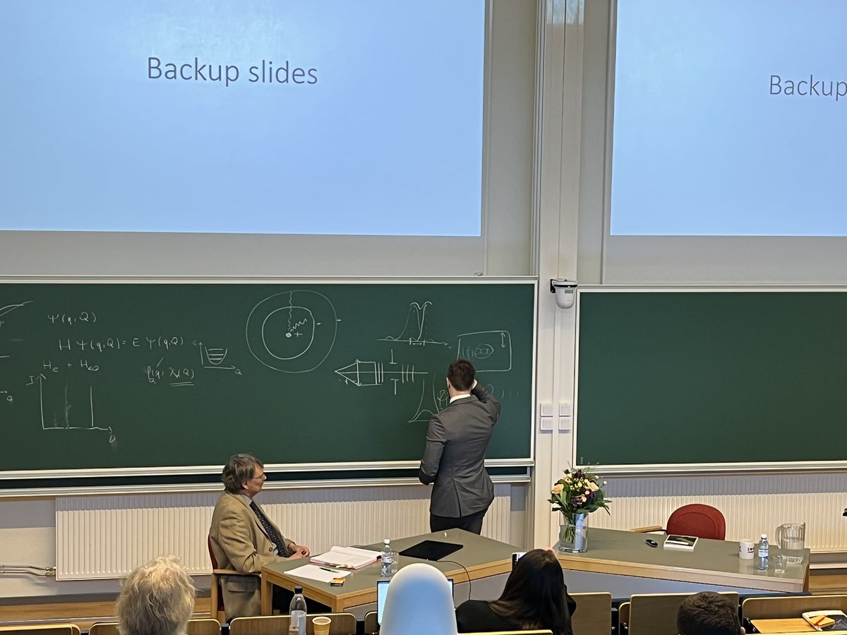 SudiptaSeth5's tweet image. Thats our superstar @BorisLouis2 defending his thesis. Very impressive science and even more intense discussion.