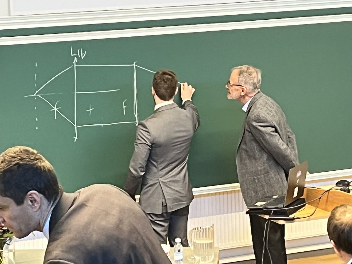 SudiptaSeth5's tweet image. Thats our superstar @BorisLouis2 defending his thesis. Very impressive science and even more intense discussion.