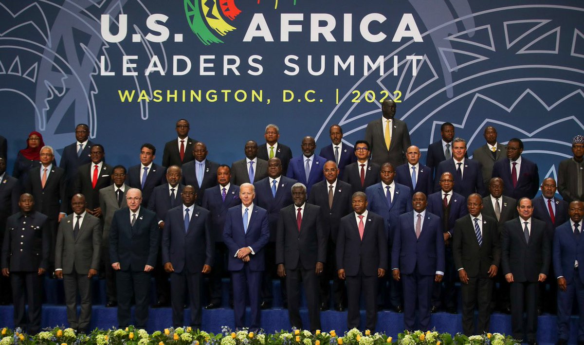 SOMMET USA/AFRIQUE 🇺🇸🌍 S.E.M @Macky_Sall a salué la décision importante de soutien du Président @JoeBiden de la participation de l'Afrique comme membre permanent du #G20 mais aussi pour l'intégration du continent comme membre permanent au Conseil de sécurité des Nations Unies.