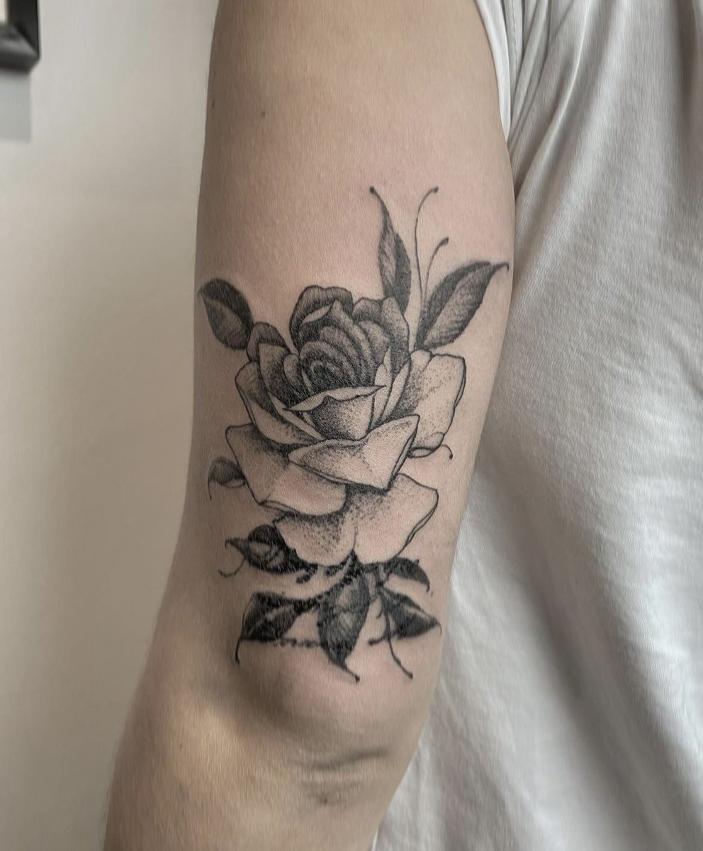 LoyaltyBcn's tweet photo. LOYALTY TATTOO BCN
Tattoo done by Claw
C/ Vallfogona 10
Bcn
932130816
Loyaltytattoobcn@gmail.com
#rose #rosa #flower #flor #black #clawtattoos #freehand #blackwork #ornamental #tradicional #traditional #floral #fineline #loyalty #loyaltytattoo #loyaltytattoobcn https://t.co/QaykgmF27g