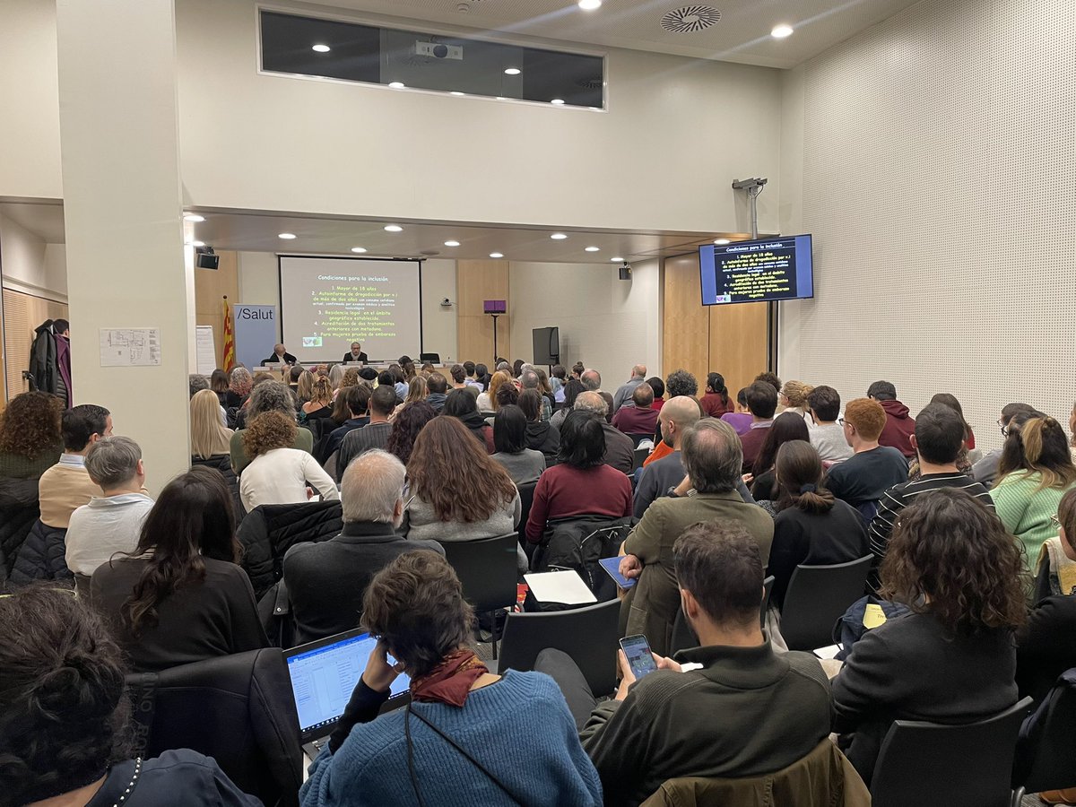 joancmarch's tweet photo. En Barcelona, en la Agencia de Salut Pública hablando de #heroína
#PEPSA: resultados que tuvo, cómo lo montamos, luces y sombras y FUTURO que me hubiera gustado haber tenido:
Un #proyecto en toda #España con heroína IV y oral para pacientes que hubieran fracasado en metadona https://t.co/LeNqMTFPaI