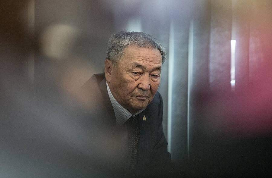 Жинхэнэ монгол аав хүн уйгагүй зүтгэлээрээ Малайзын аймшигт хонгилыхоныг яллаа даа. 
Жинхэнэ баатар
 unuudur.mn/a/251935