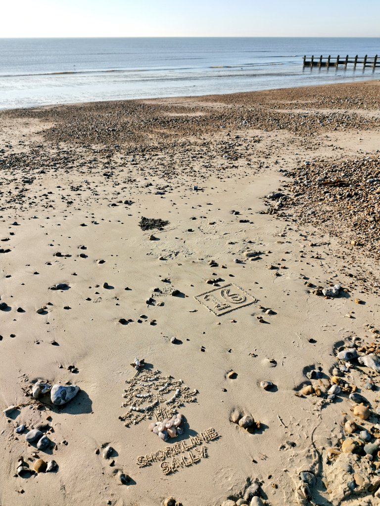 DigiDaughter's tweet photo. OPEN DOOR No. 16
SHORELINE ADVENT CALENDAR
Dec 16th - #Trees 🎄 #christmastrees 🎄 #AdventCalendar #Dec16 #periwinkles #shells #seaweed #chalk #sand #feather #christmas #beachart #sandart #handwriting #pebbleart #shellart #SandBanksy #ShorelineSally
#the12daysofbeachmas 💙🌊🌊🌊 https://t.co/6UIFISTrxF