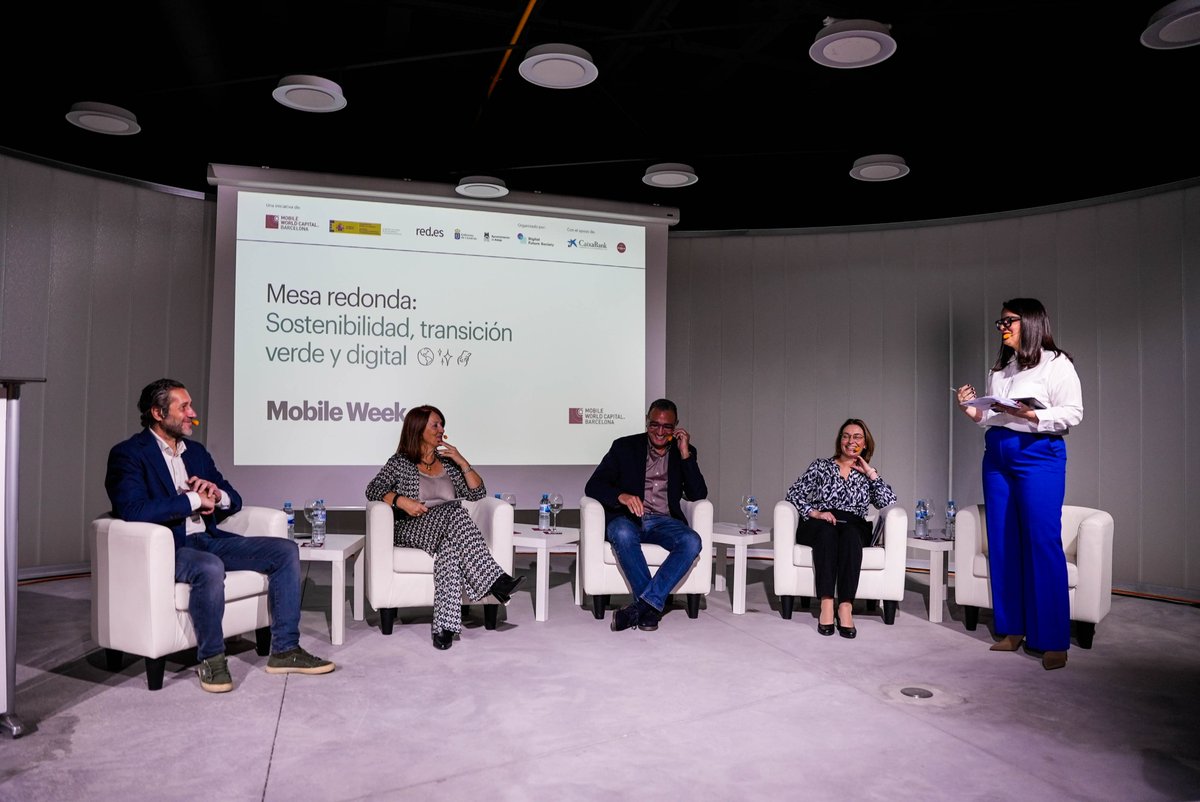 mWeek_MWC's tweet image. 👉🏻Hoy, en la apertura institucional de #mWeekCanarias22 en @adeje con @Manuel_Martnez y Manuel Luis Méndez. 

💬En la Mesa Redonda hemos hablado sobre &quot;Sostenibilidad, transición verde y digital&quot; con Luisa Vera (@ULL), Ismael Arribas (@kunfud), @AdejeCdemiguel y @YurenaEscobar.