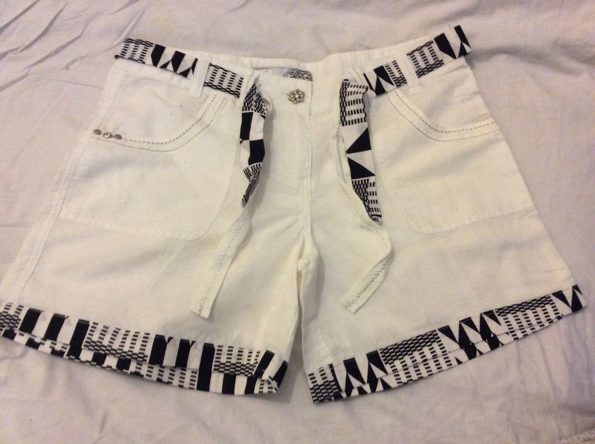 CuandoJuegaBot's tweet photo. Linen Short High Waist, assorted with black and white Kente material UK size 12, two front and back pockets, holidays, Party Wear
 #wear #kente #gift #uk #PocketsHolidaysParty #LinenShort #waist #BESTJEM #EtsyEmail

👉https://t.co/bHkX8nd97P https://t.co/CUf1L56XSZ