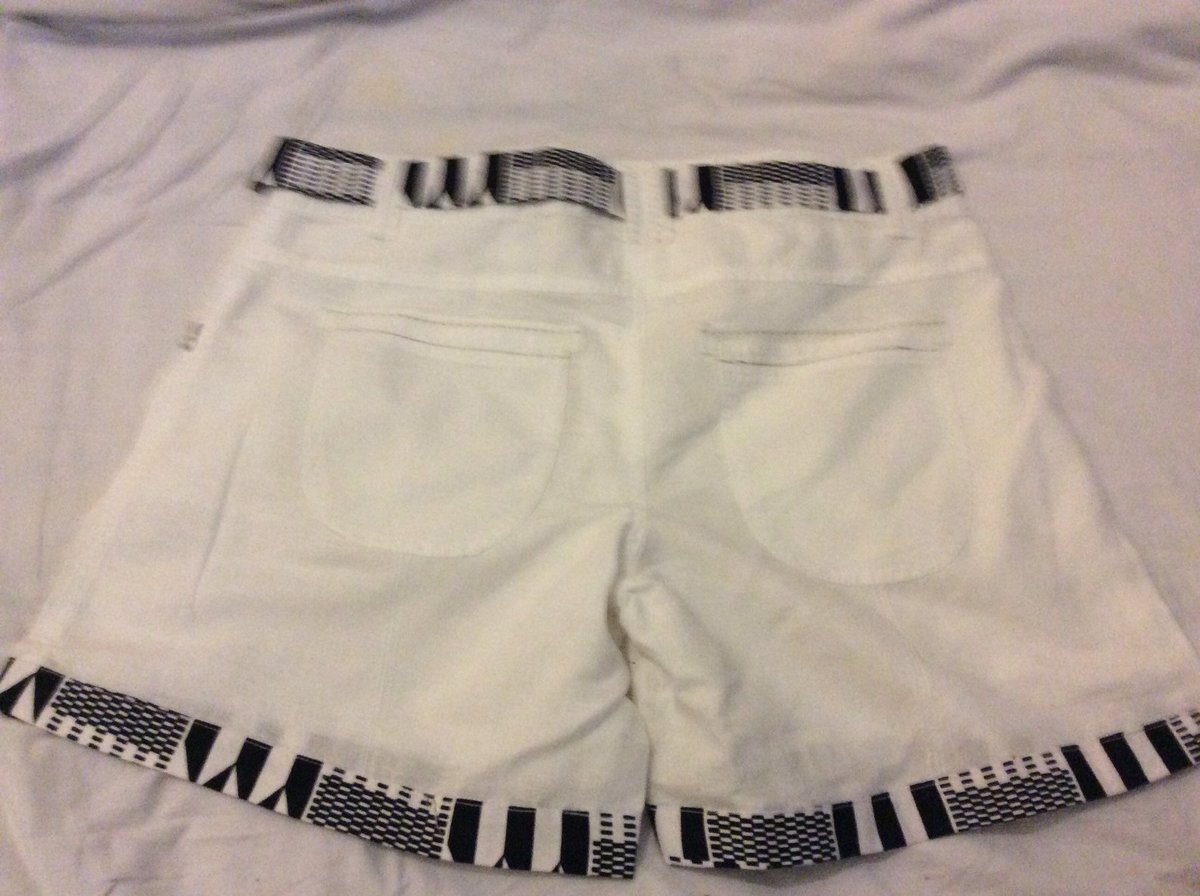 CuandoJuegaBot's tweet photo. Linen Short High Waist, assorted with black and white Kente material UK size 12, two front and back pockets, holidays, Party Wear
 #wear #kente #gift #uk #PocketsHolidaysParty #LinenShort #waist #BESTJEM #EtsyEmail

👉https://t.co/bHkX8nd97P https://t.co/CUf1L56XSZ