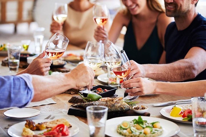 The festive season wouldn't be the same without good food and drink. Our incredible team at Annabelle Hotel are offering a range of master classes including:
🍸 Christmas Cocktail Classes 
🍴 Italian Cooking Classes 
🍷 Local wine Master Classes 

annabelle.com.cy