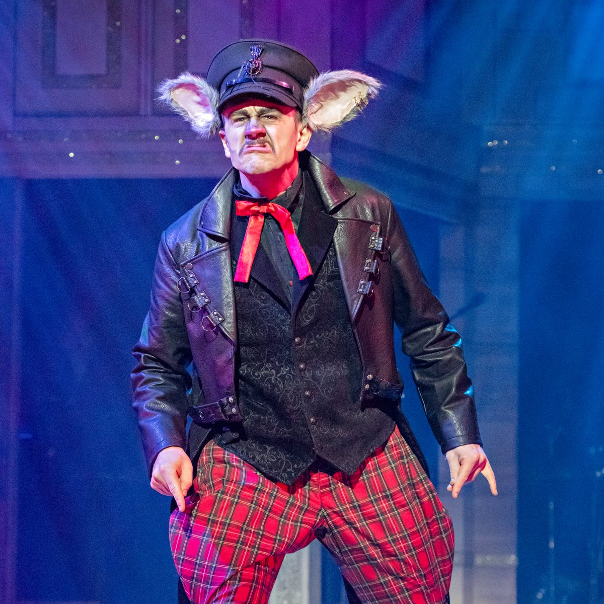 Let's hear your boos/cheers for our King Rat, played by <a href="/BenjStratton1/">Ben Watts</a> 🐀

‘I know you shouldn’t really love the villain, but his performance was brilliant, and he lit up the stage with his singing and dancing as a smelly, sleazy, baddy rat’ <a href="/WGTDLeeds/">WGTD Yorkshire N&W</a>

📸 <a href="/RoblingPix/">Robling Photography</a> #PantoDay