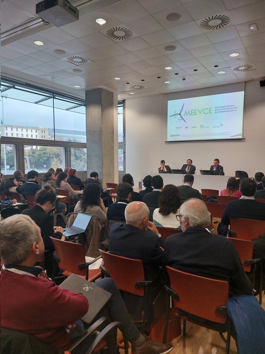 Cluster_Energia's tweet photo. @IKERLANofficial pasa a presentar #MEEVCE, el proyecto #ELKARTEK que busca desarrollar conocimiento en metodologías evolutivas de extensión de vida útil de comonentes eólicos https://t.co/VmD8rOMqSR