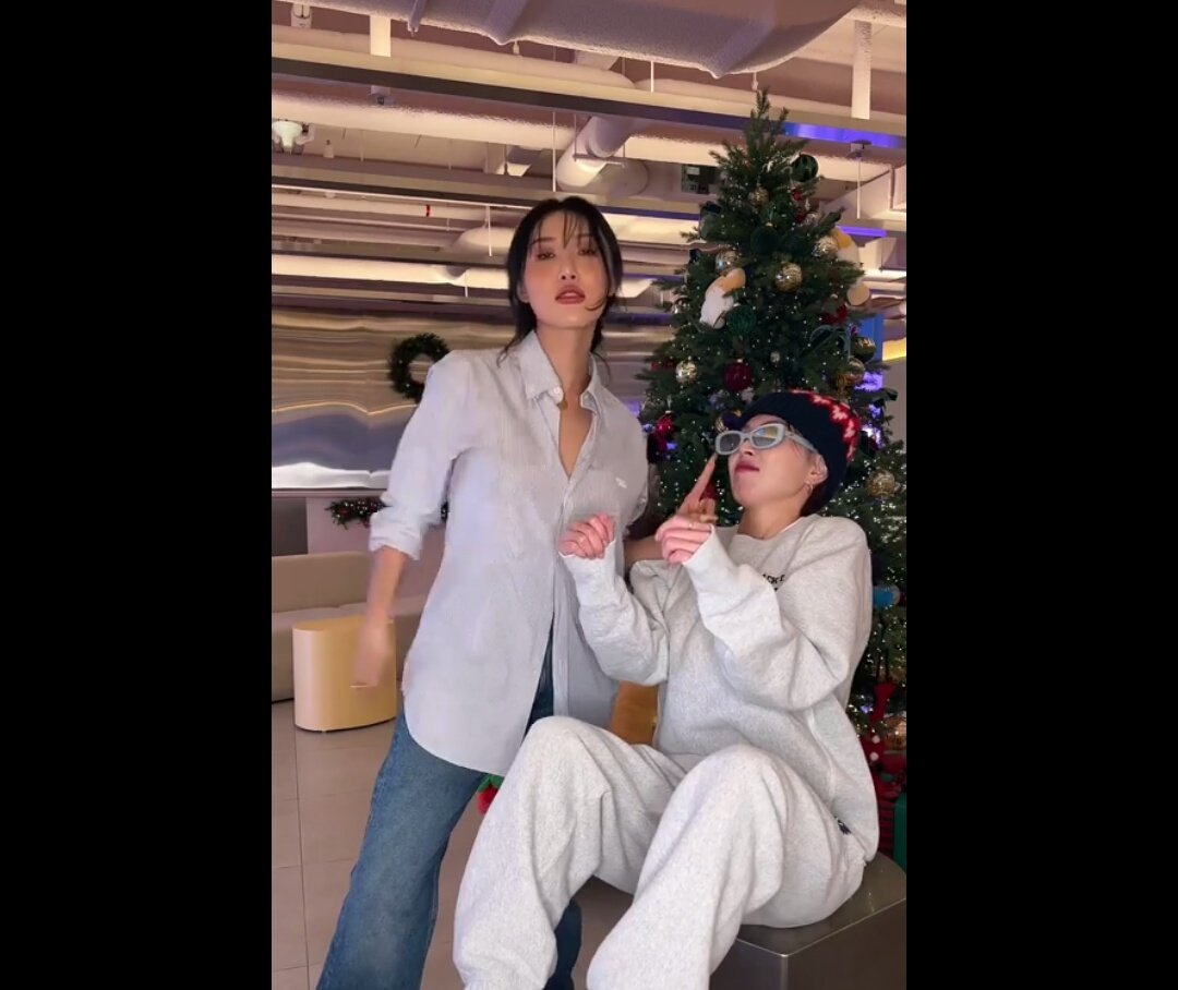 MamamooTurkey's tweet photo. [221216]
#Hwasa &amp; BoA #ZIPchallenge
👉https://t.co/dgf96RLDqE

Forgive Me challenge 
👉https://t.co/d3lNZnrsGt https://t.co/KPJtTt0l8E