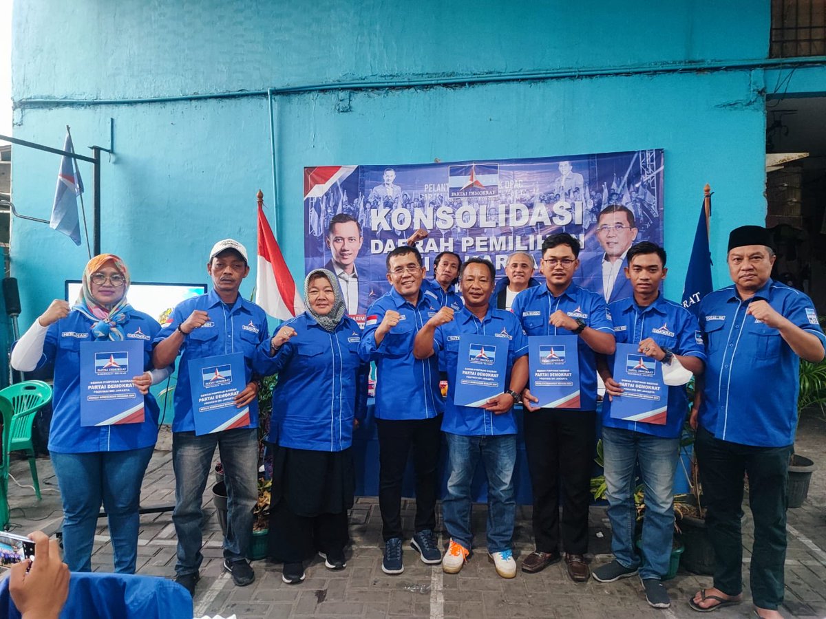 RAMujiyono's tweet photo. Konsolidasi Dapil Jakarta 2.

Terus berusaha berbaris rapi, berstrategi. Solid adalah kunci✊

Kader #DemokratS14P mewujudkan #KemenanganBersama2024 dlm #PerubahanDanPerbaikan 
⁦@FaisalLuba⁩ ⁦@NenengNews⁩ @vik https://t.co/87wzxWEeX4