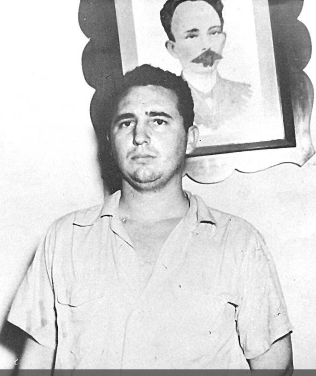 EVilluendasC's tweet photo. Martí, un día como ayer (15/12/1893), en carta a Maceo: "Yo no trabajo por mi fama, puesto que toda la del mundo cabe en un grano de maíz". De esas raíces surgió Fidel. #FidelPorSiempre https://t.co/TMXw0RE2vv
