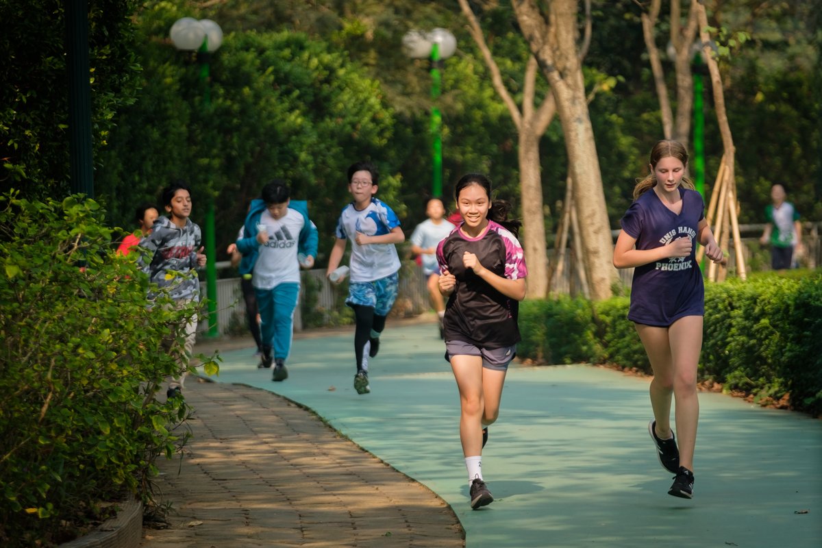 UNIS_Hanoi's tweet photo. #UNISHanoi G8 students led a Charity Fun Run for MS students this afternoon right before the Winter Break to support Hue Help. Look how happy they were practising a healthy activity while supporting others. #UNiquelyUNIS #IBeducation #studentleadership #UNISValuesCommunity https://t.co/4X1DeJu4l2