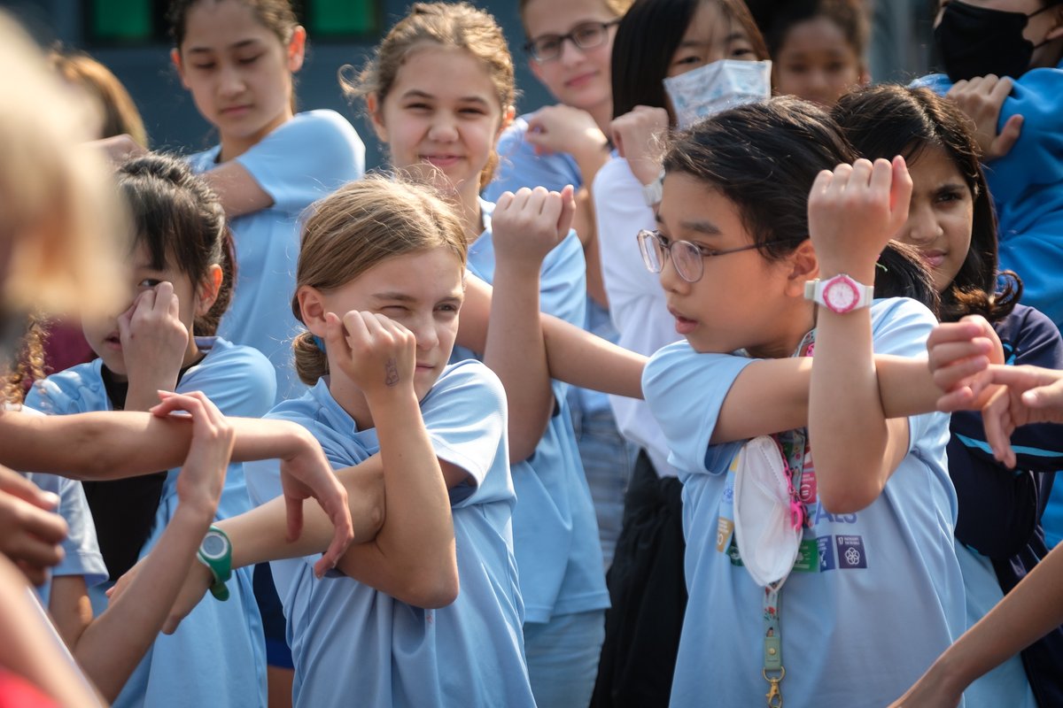 UNIS_Hanoi's tweet photo. #UNISHanoi G8 students led a Charity Fun Run for MS students this afternoon right before the Winter Break to support Hue Help. Look how happy they were practising a healthy activity while supporting others. #UNiquelyUNIS #IBeducation #studentleadership #UNISValuesCommunity https://t.co/4X1DeJu4l2