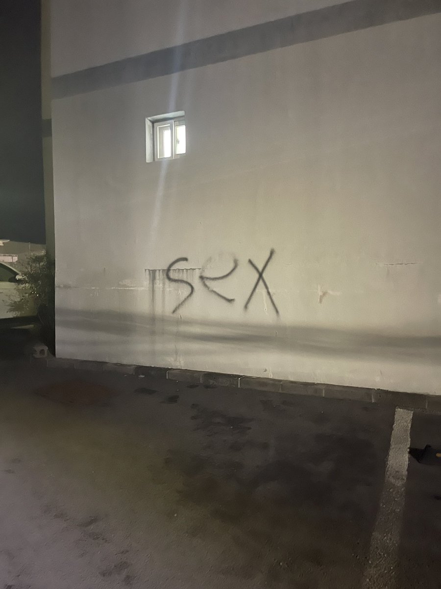 DarrylCoote's tweet photo. One does not often see #graffiti in #jeju, especially of such quality. And especially on the back streets of #jungmun.
Times, they are a changin’. https://t.co/7yjRzWltqN