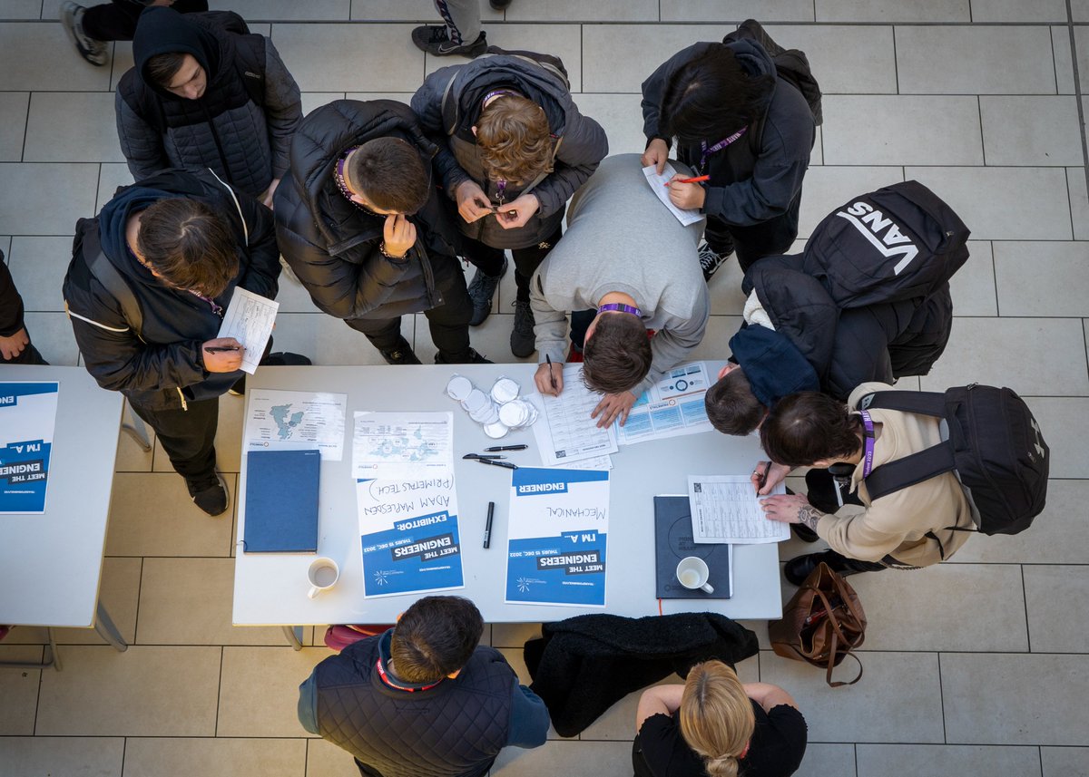 hartlepoolfe's tweet photo. 100s of our engineering students finished 2022 with a dose of inspiration and a wealth of knowledge gained at the 'Meet the Engineer' event this week.
Employers from across the engineering sector supported the event, hosting skills sessions and lectures.
#MeetTheEngineer https://t.co/wDdSxKGtUH
